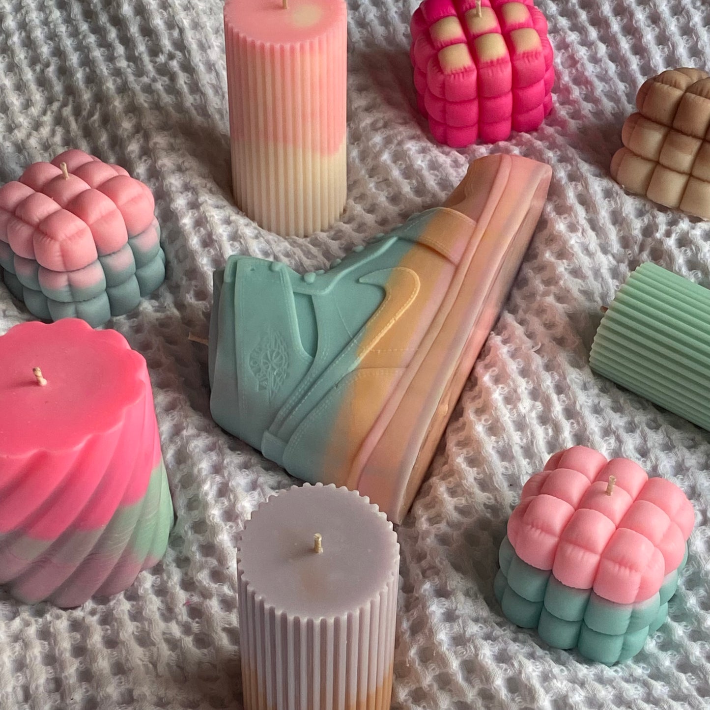 puff candle 4 | pink + yellow